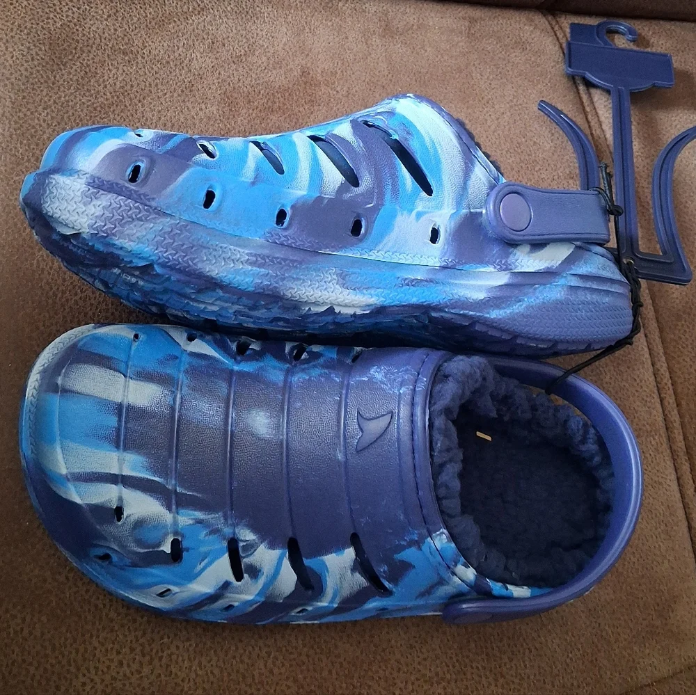 Rugged Shark Kids' Blue Tie-Dye Fleece-Lined Clog Size 2